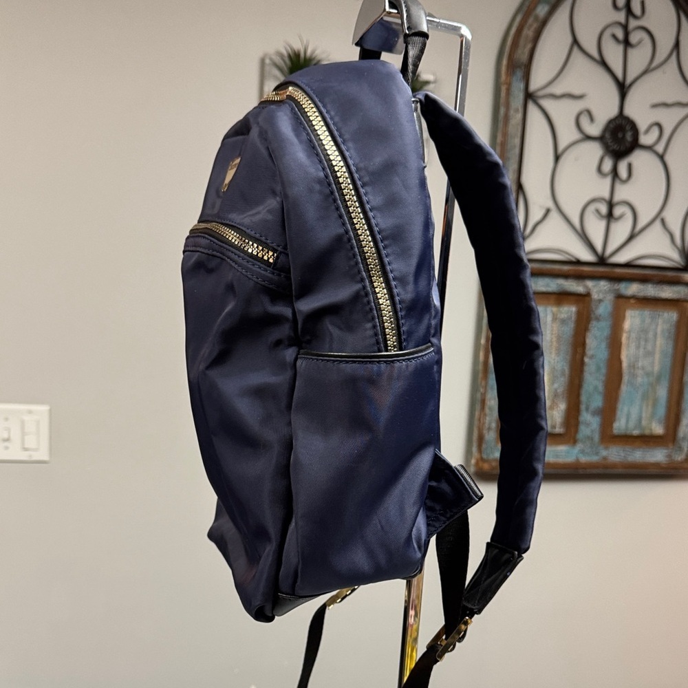 Ellen Tracy Navy Nylon Backpack with Gold Hardware EUC - Picture 5 of 17